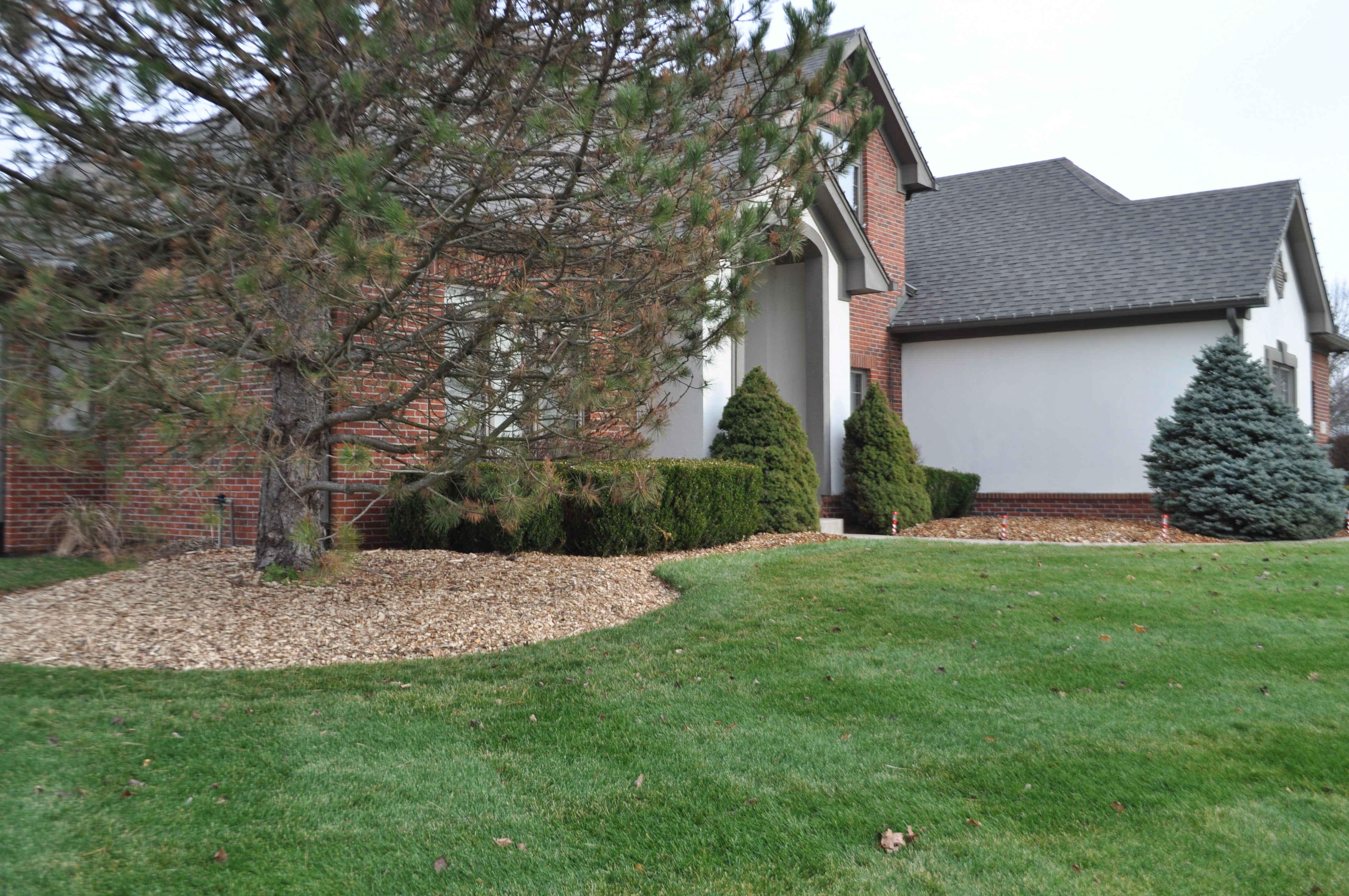 2" Woodchips Natural Bulk Mulch Indianapolis Mulch Delivery