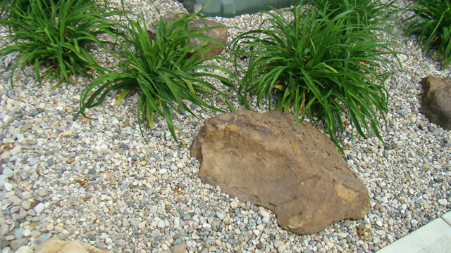 #8 Small River Rock | Indianapolis Decorative Rock | McCarty