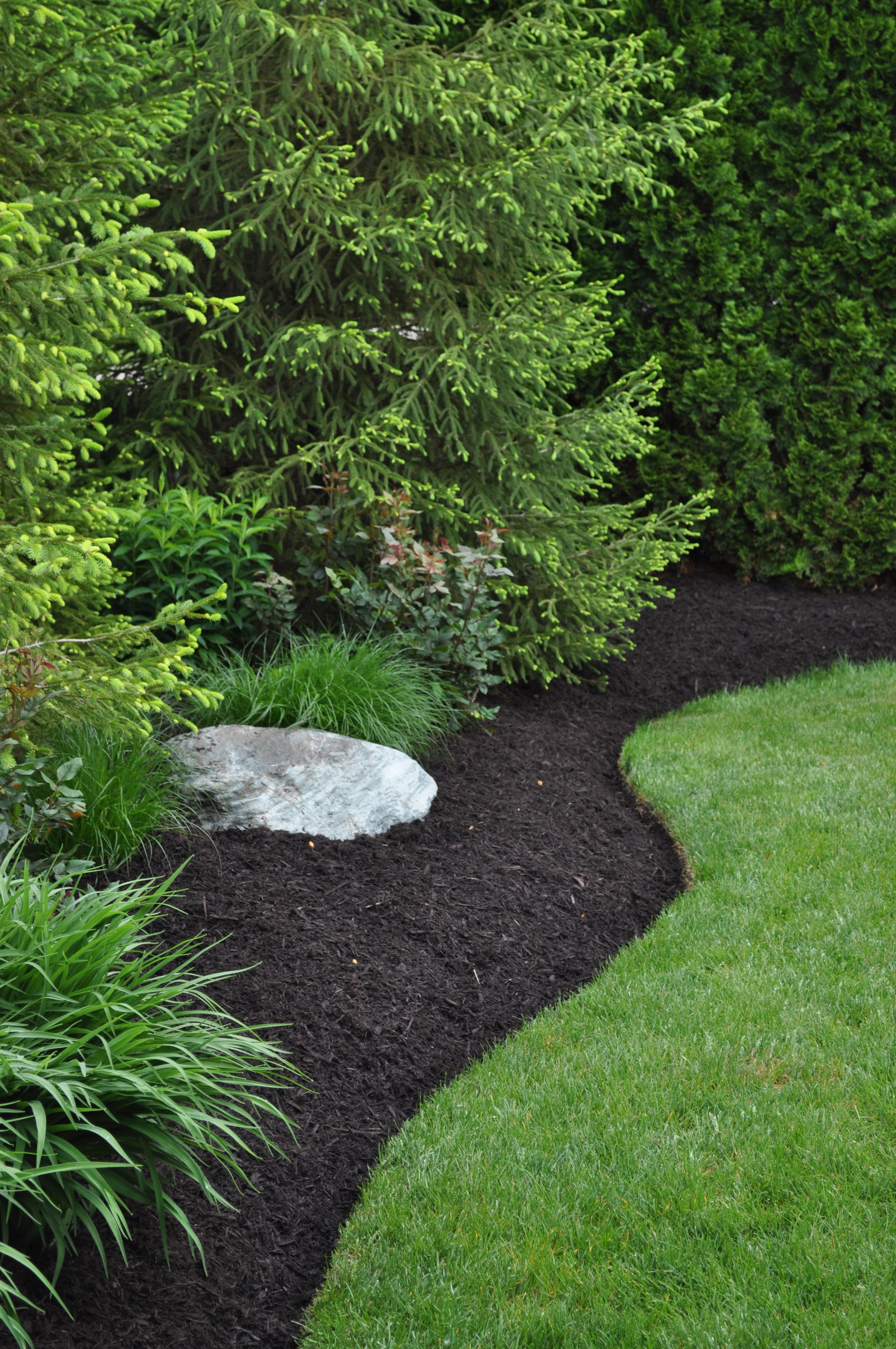 Color Enhanced Premium Hardwood Indianapolis Mulch