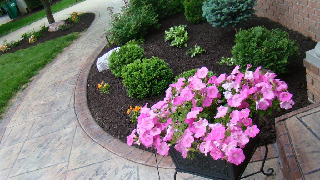 Brown Colored Mulch Indianapolis Mulch McCarty Mulch