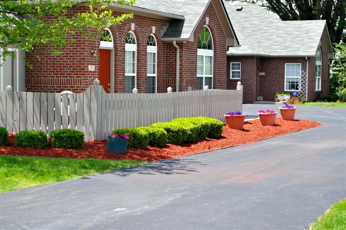 Dyed-Red-Mulch