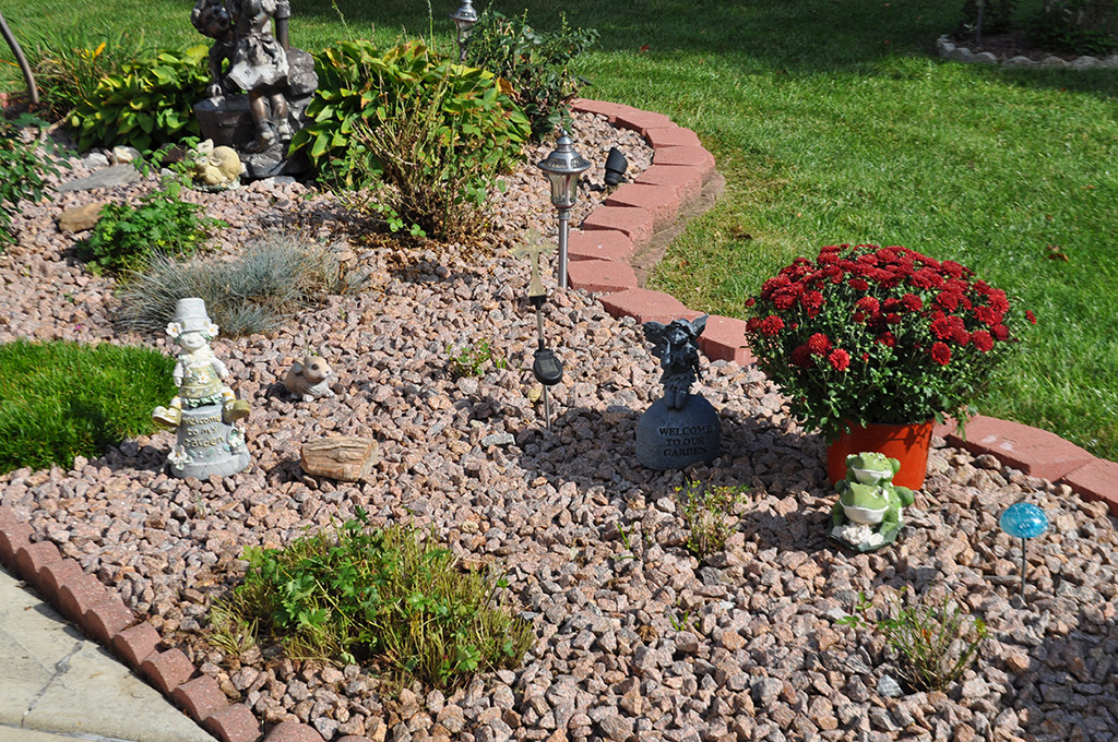 Pink Granite Indianapolis Decorative Rock McCarty Mulch