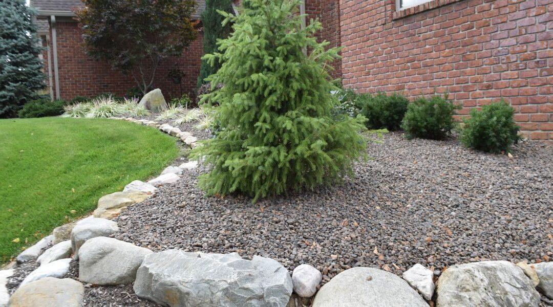 Landscaping Trends: Using Mulch and Stone to Create a Modern Outdoor Space